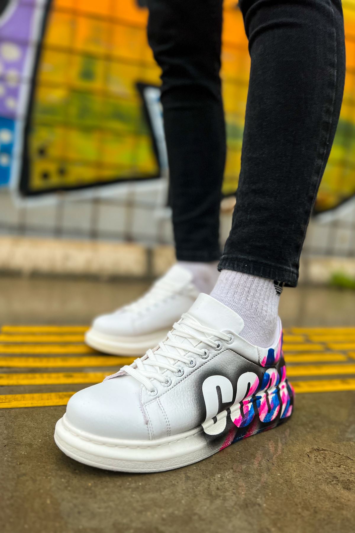 https://cdn.shopify.com/s/files/1/0721/4032/5144/files/0007083_ch254-cbt-pittura-erkek-ayakkabi-486-pembe-mavi-cool.jpg?v=1762444573