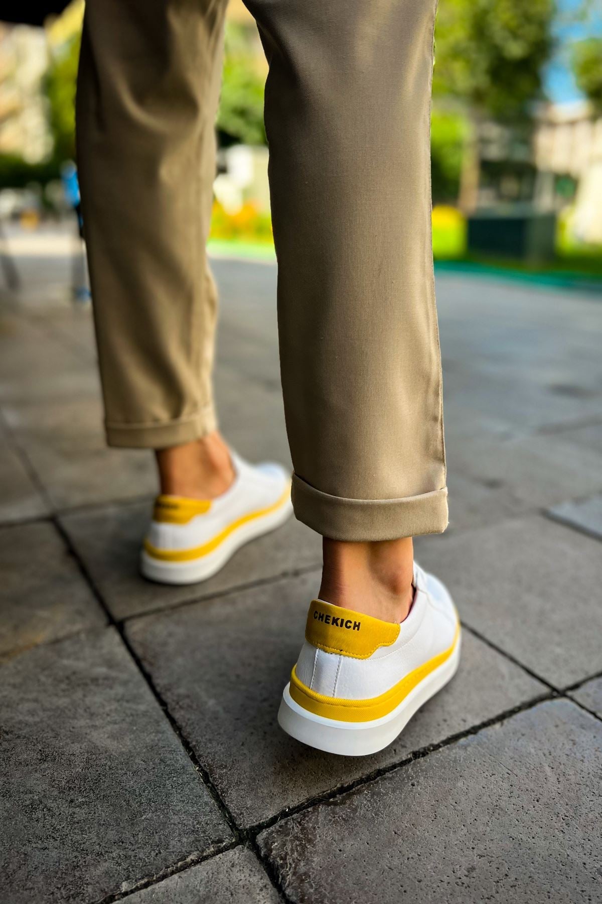 https://cdn.shopify.com/s/files/1/0721/4032/5144/files/0008407_ch979-santoni-gbt-spor-erkek-ayakkabi-beyazsari.jpg?v=1762445388