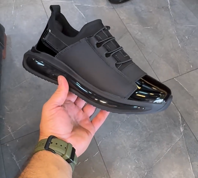 Chaussures en cuir Rugan de la nouvelle saison