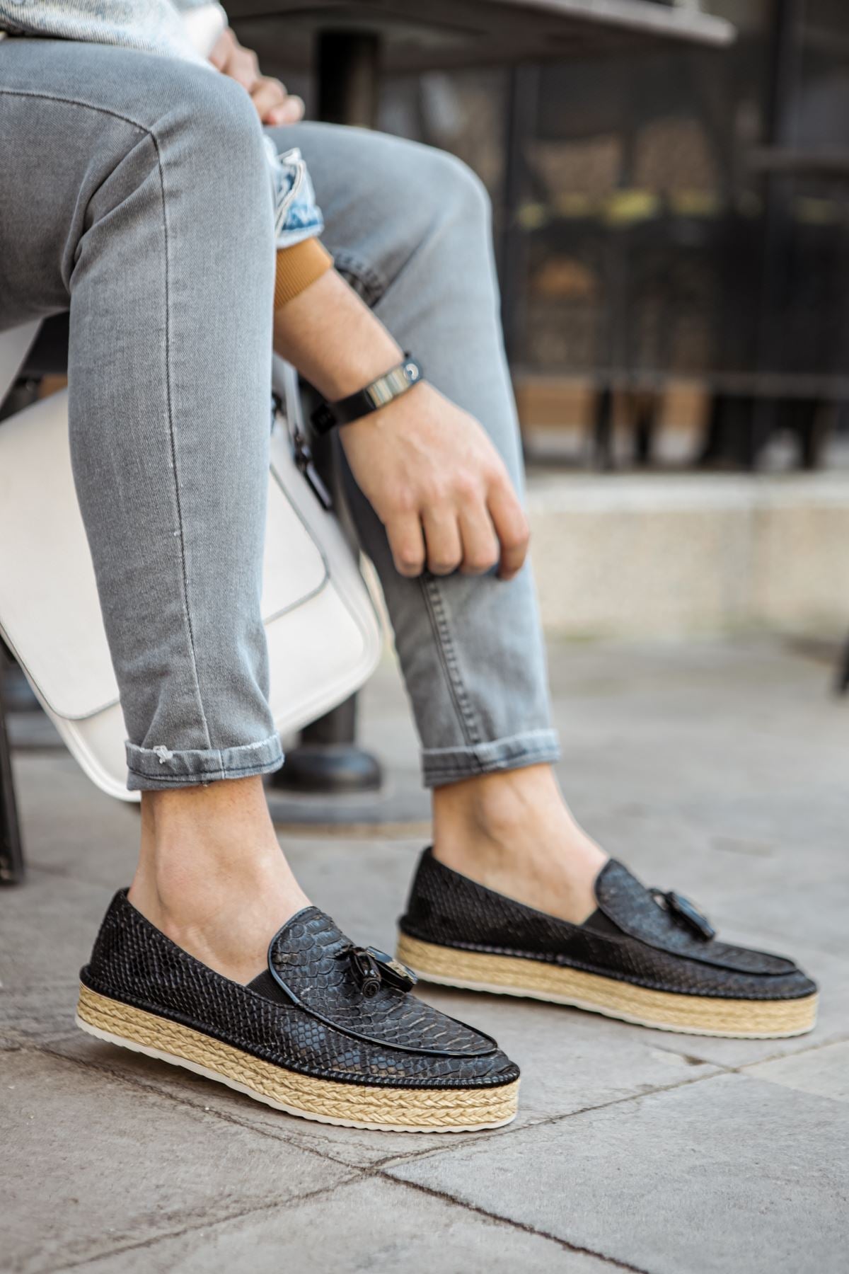 https://cdn.shopify.com/s/files/1/0721/4032/5144/files/0004887_chekich-ch119-croco-bt-erkek-ayakkabi-siyah.jpg?v=1762443269