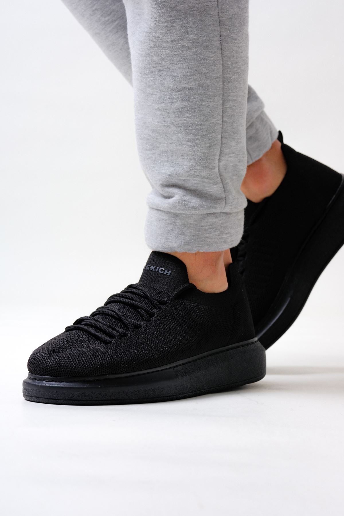 https://cdn.shopify.com/s/files/1/0721/4032/5144/files/0005547_chekich-ch307-triko-erkek-ayakkabi-siyah.jpg?v=1762445167