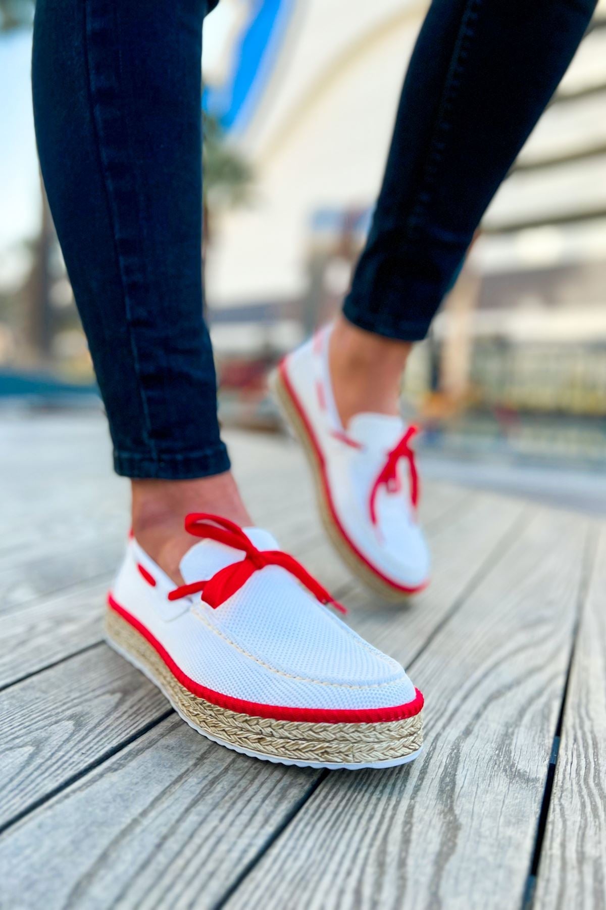 https://cdn.shopify.com/s/files/1/0721/4032/5144/files/0006803_ch311-espadril-erkek-ayakkabi-beyazkirmizi.jpg?v=1762445193