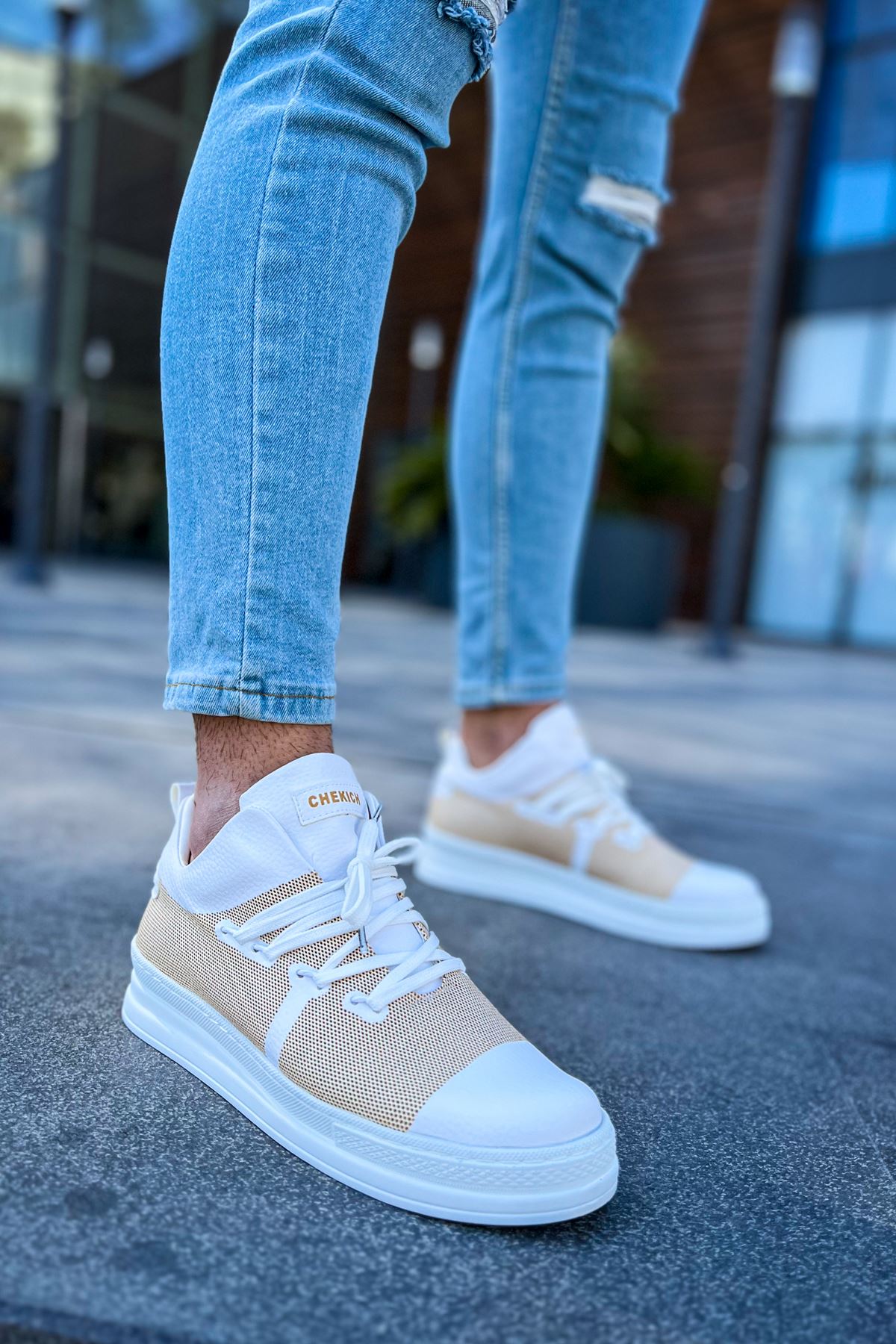 https://cdn.shopify.com/s/files/1/0721/4032/5144/files/0007419_ch219-cbt-laser-erkek-ayakkabi-beyaz.jpg?v=1762443927