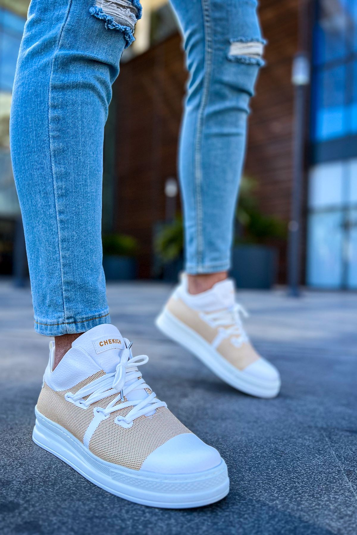https://cdn.shopify.com/s/files/1/0721/4032/5144/files/0007421_ch219-cbt-laser-erkek-ayakkabi-beyaz.jpg?v=1762443927
