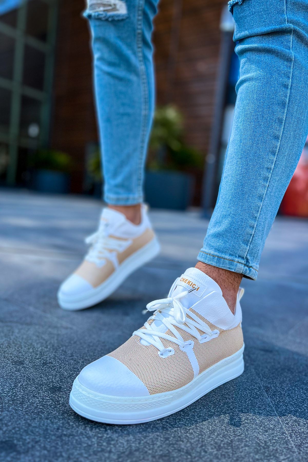 https://cdn.shopify.com/s/files/1/0721/4032/5144/files/0007422_ch219-cbt-laser-erkek-ayakkabi-beyaz.jpg?v=1762443927