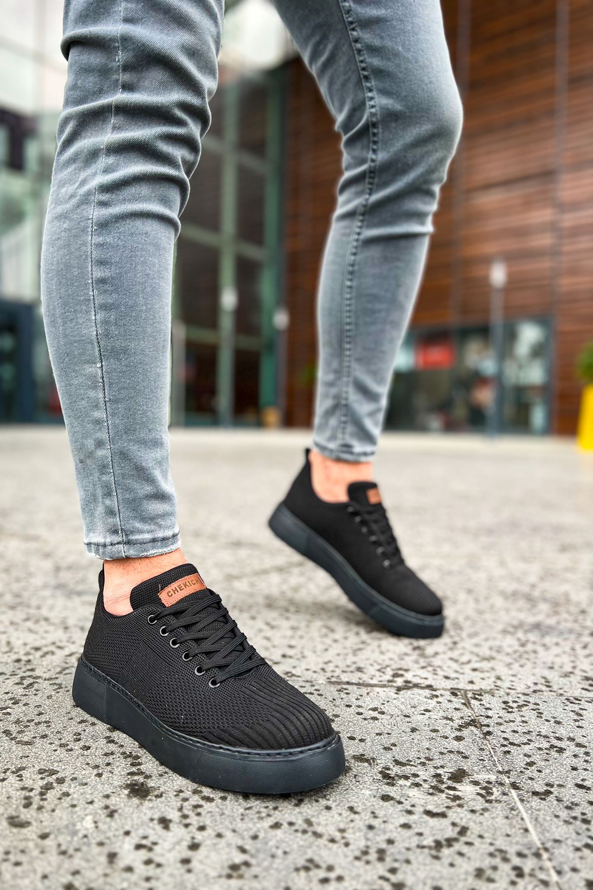 https://cdn.shopify.com/s/files/1/0721/4032/5144/files/0007548_ch413-tst-crew-erkek-ayakkabi-siyah.jpg?v=1762445277