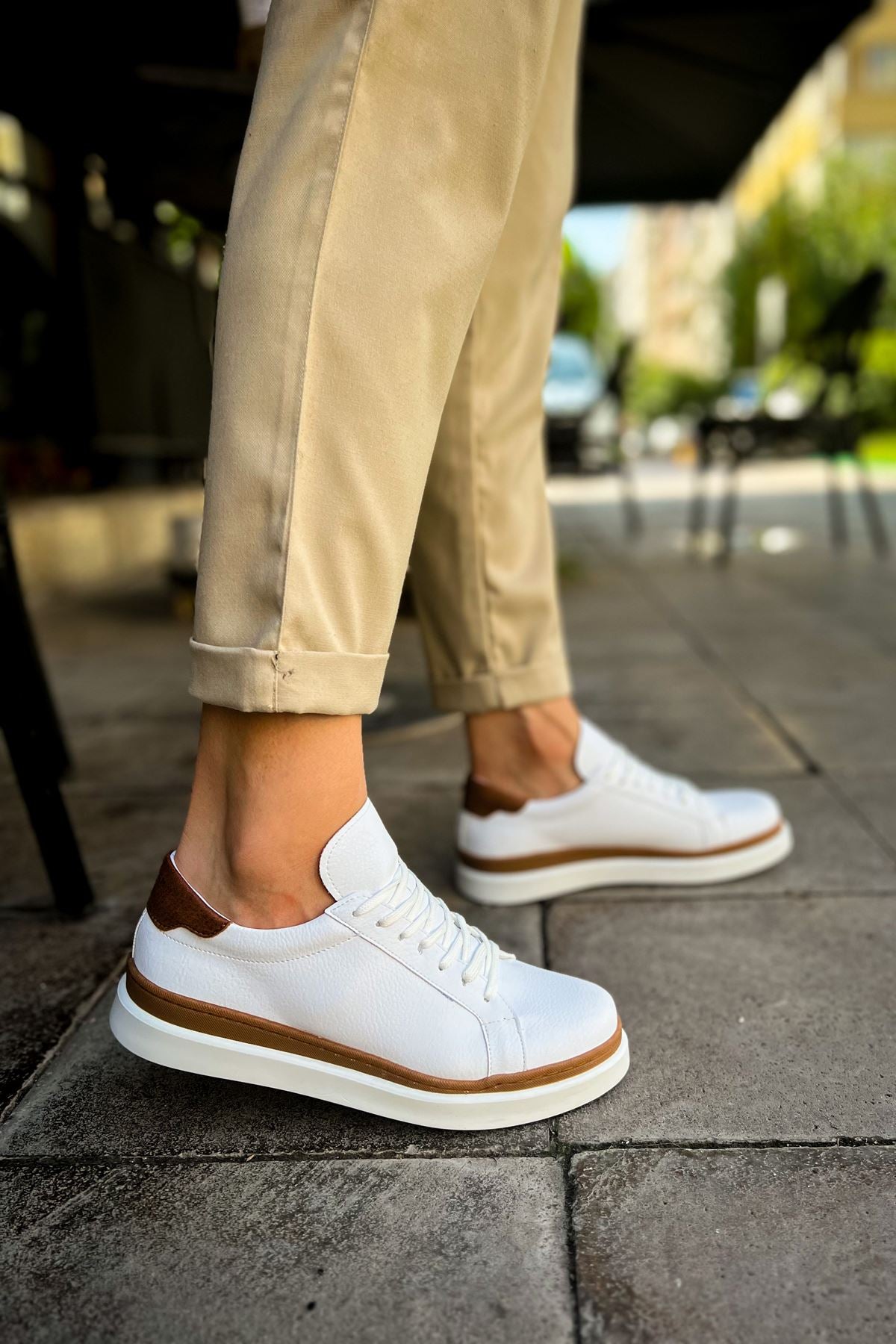 https://cdn.shopify.com/s/files/1/0721/4032/5144/files/0008370_ch979-santoni-gbt-spor-erkek-ayakkabi-beyaztaba.jpg?v=1762445396