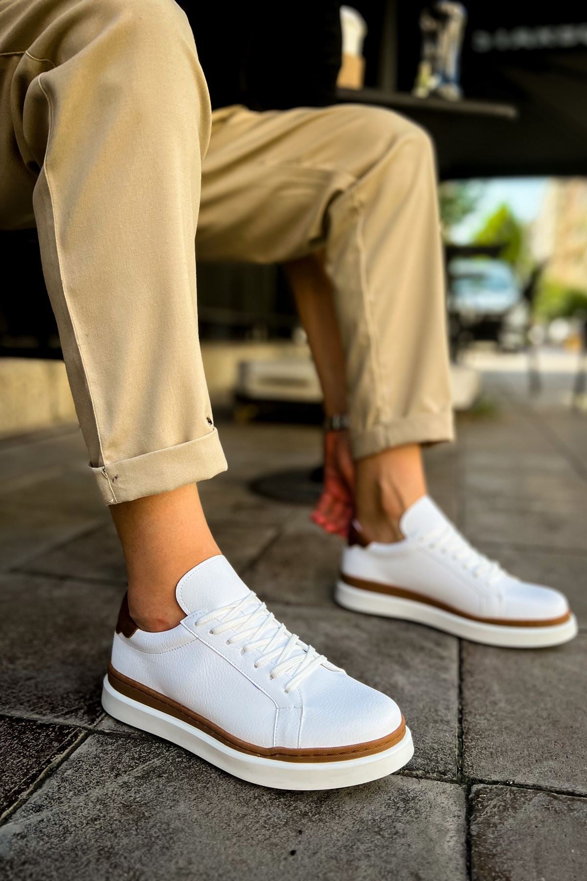 https://cdn.shopify.com/s/files/1/0721/4032/5144/files/0008371_ch979-santoni-gbt-spor-erkek-ayakkabi-beyaztaba.jpg?v=1762445397