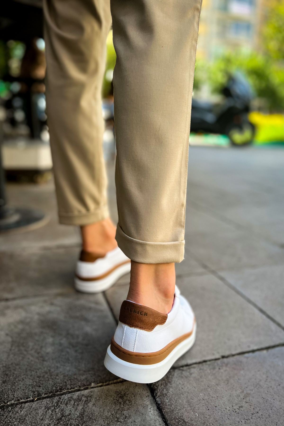 https://cdn.shopify.com/s/files/1/0721/4032/5144/files/0008372_ch979-santoni-gbt-spor-erkek-ayakkabi-beyaztaba.jpg?v=1762445397