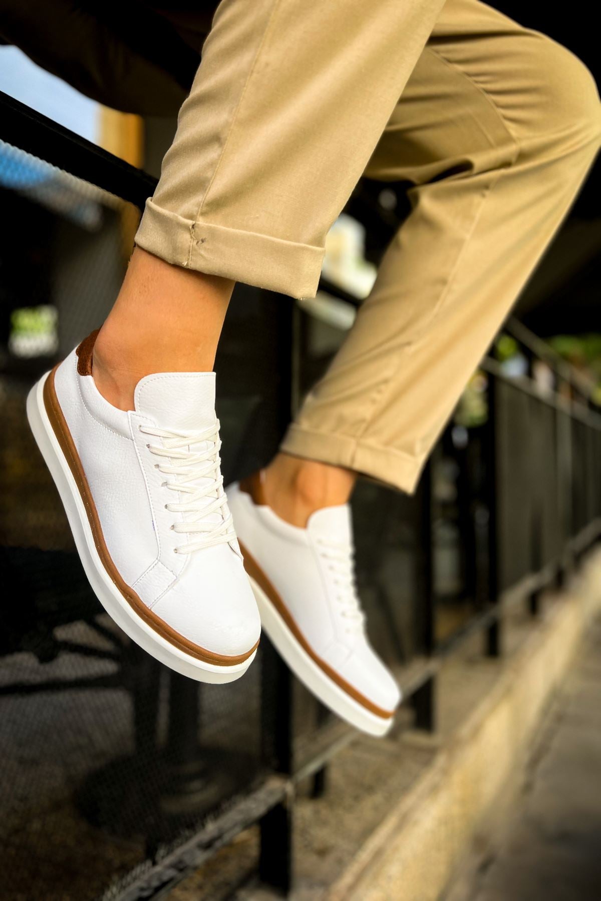 https://cdn.shopify.com/s/files/1/0721/4032/5144/files/0008373_ch979-santoni-gbt-spor-erkek-ayakkabi-beyaztaba.jpg?v=1762445396