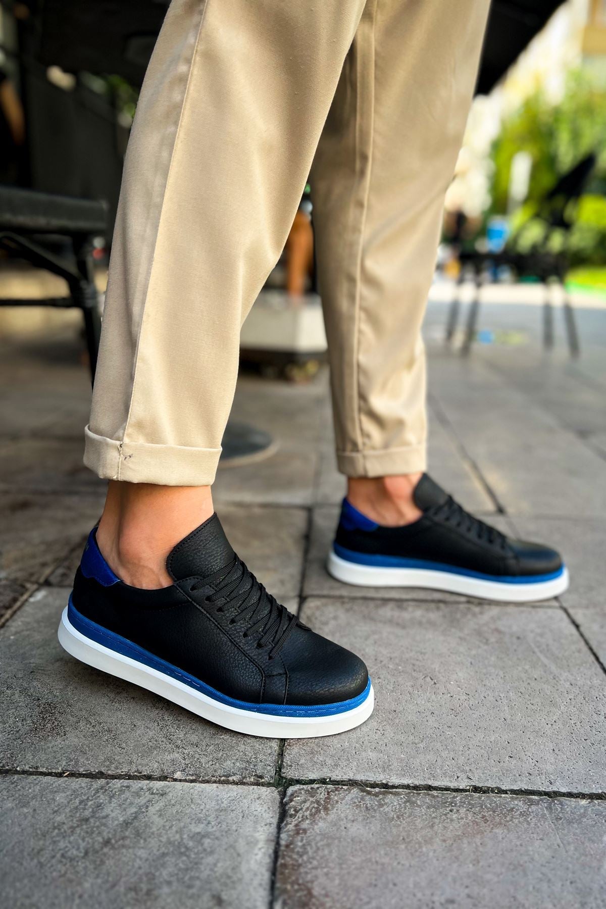 https://cdn.shopify.com/s/files/1/0721/4032/5144/files/0008401_ch979-santoni-gbt-spor-erkek-ayakkabi-siyahmavi.jpg?v=1762445404