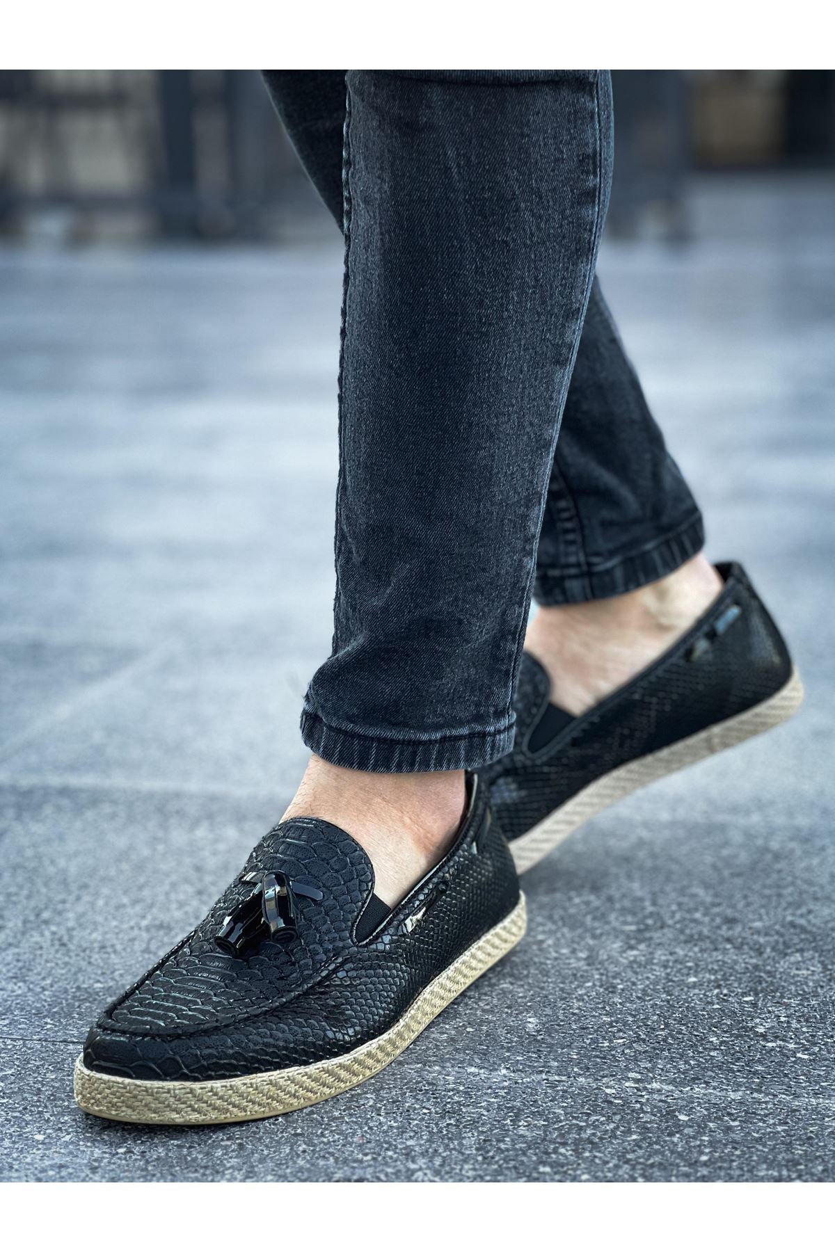 https://cdn.shopify.com/s/files/1/0721/4032/5144/files/0010624_ch141-ht-croco-erkek-ayakkabi-siyah.jpg?v=1762443339