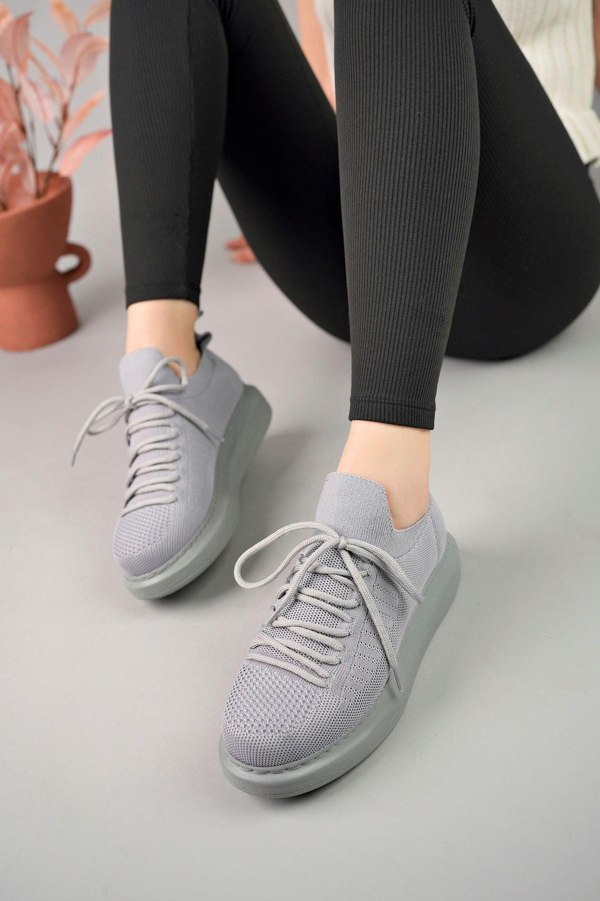 https://cdn.shopify.com/s/files/1/0721/4032/5144/files/0010693_ch307-rt-tricot-erkek-ayakkabi-antrasit.jpg?v=1762445141