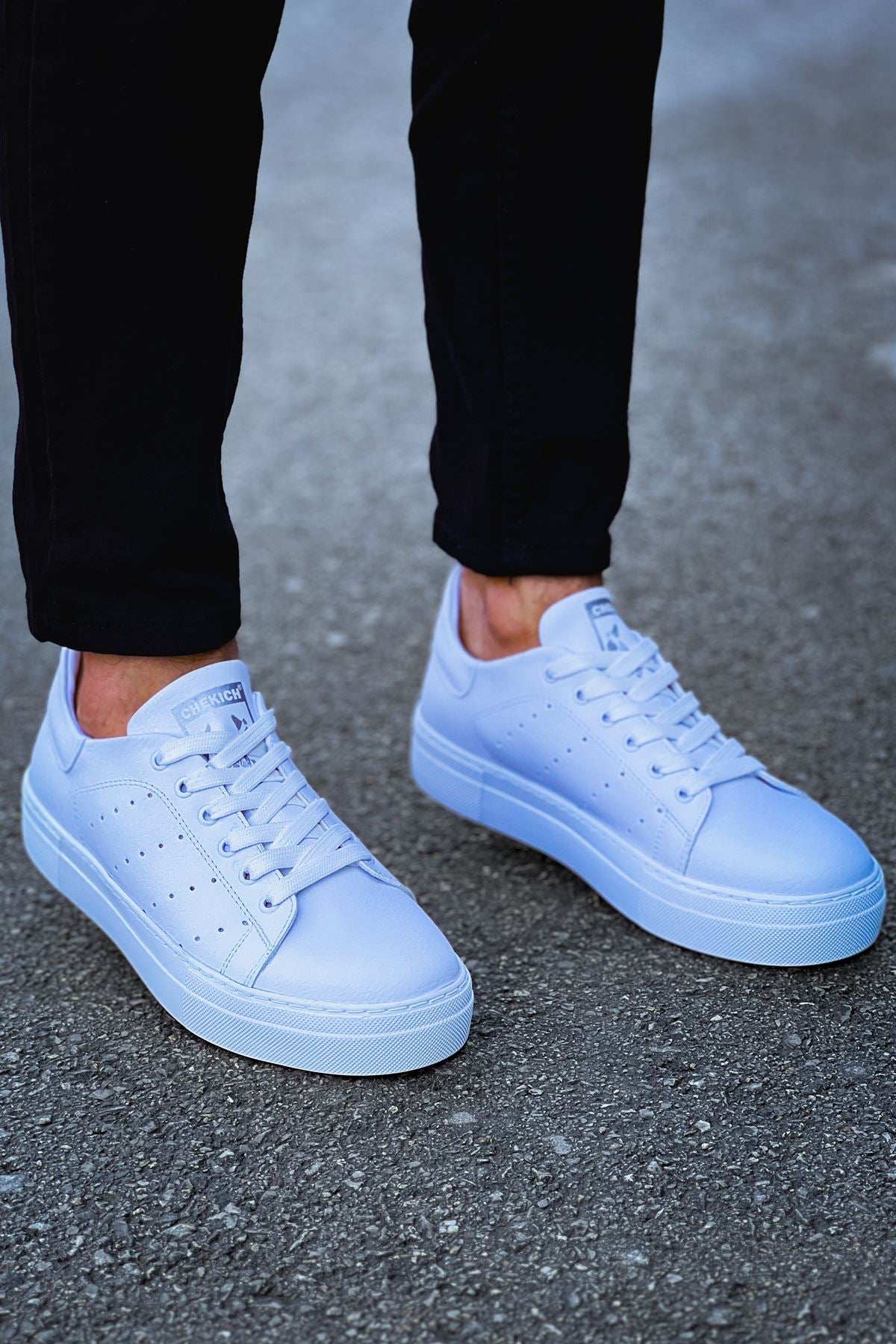 https://cdn.shopify.com/s/files/1/0721/4032/5144/files/0010858_ch983-cbt-tennis-erkek-ayakkabi-beyaz.jpg?v=1762445425