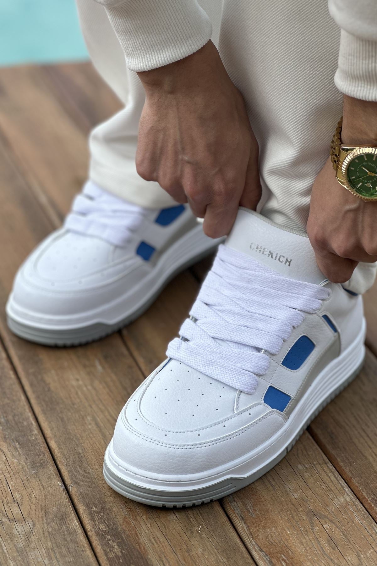 https://cdn.shopify.com/s/files/1/0721/4032/5144/files/0010935_ch2410-cbt-avax-erkek-spor-ayakkabi-beyazmavi.jpg?v=1762444151