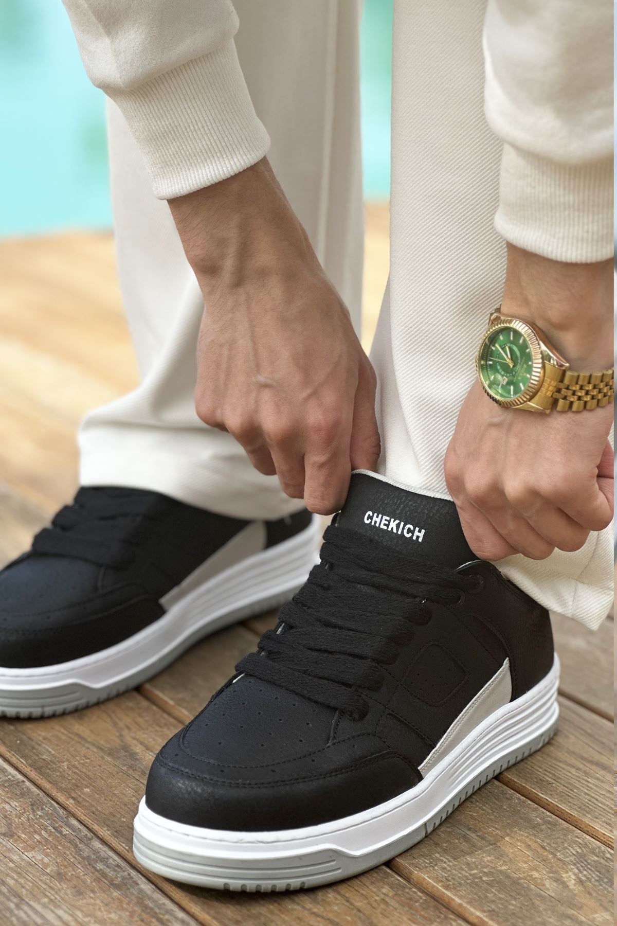 https://cdn.shopify.com/s/files/1/0721/4032/5144/files/0010958_ch2410-cbt-avax-erkek-spor-ayakkabi-siyah.jpg?v=1762444166