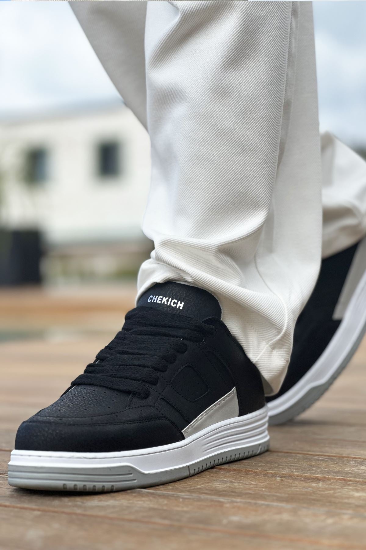 https://cdn.shopify.com/s/files/1/0721/4032/5144/files/0010959_ch2410-cbt-avax-erkek-spor-ayakkabi-siyah.jpg?v=1762444166